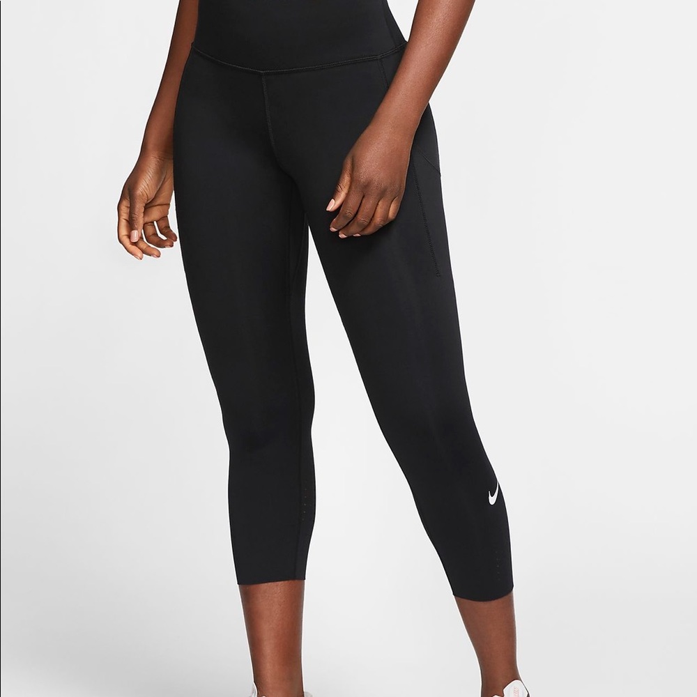 💫 Nike Epic Luxe Crop Leggings 💫
